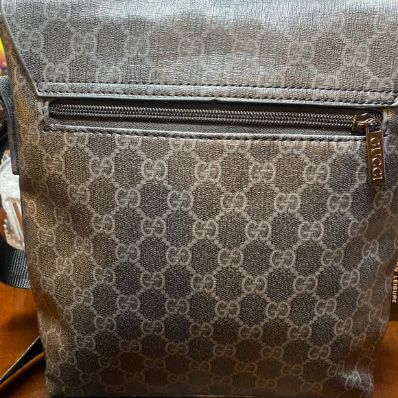 Black and Gray Unisex messenger Bag - Picture 3 of 6